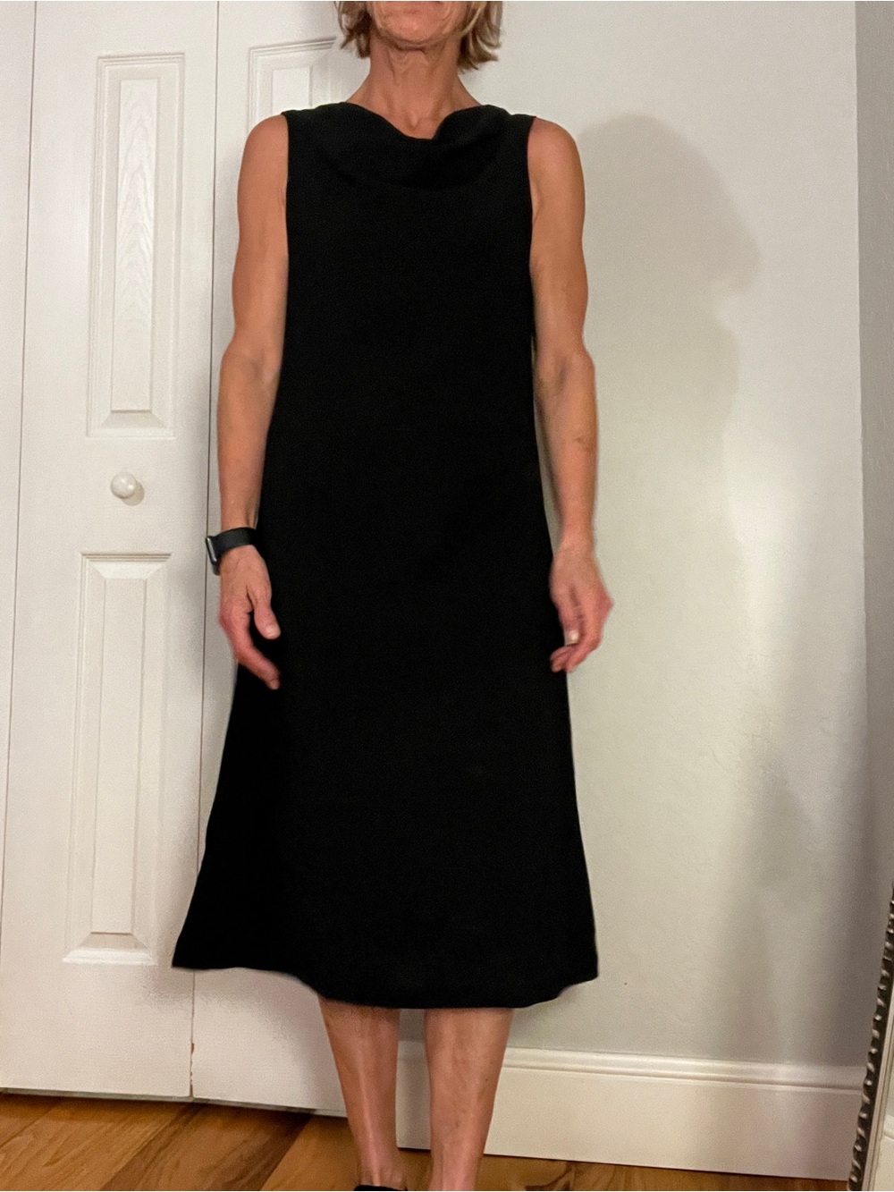 Elegant Sleeveless Cowl-Neck Midi Dress in Black